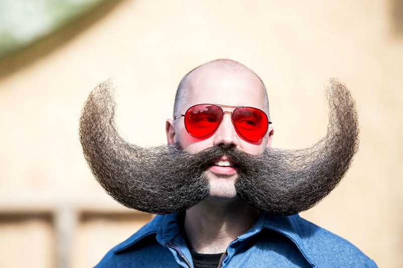 barbas y mostachos foto 2