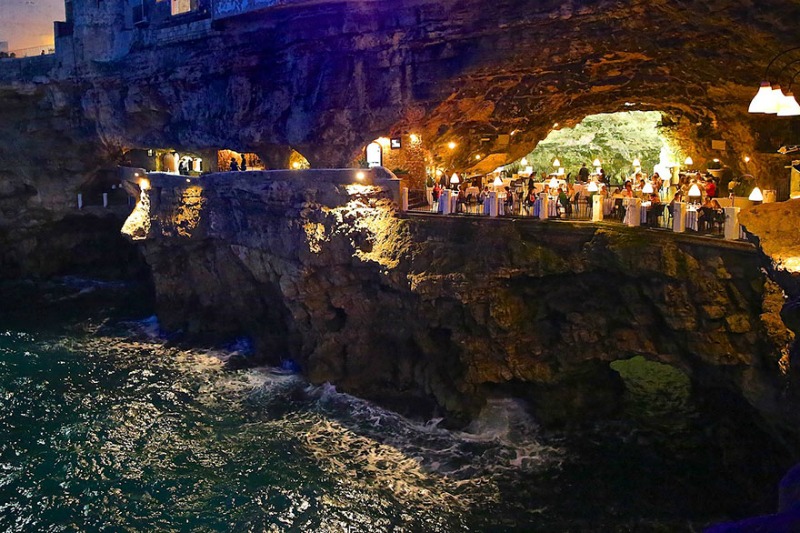 Restaurante en una cueva foto 5