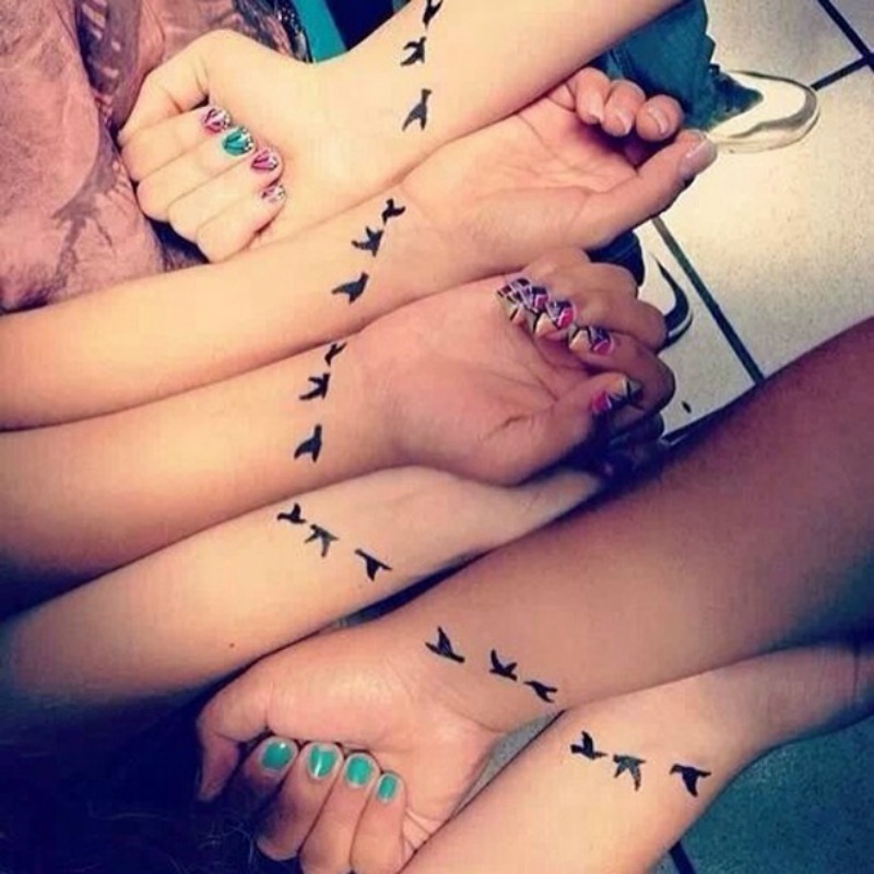 Tatuajes entre hermanas foto 3