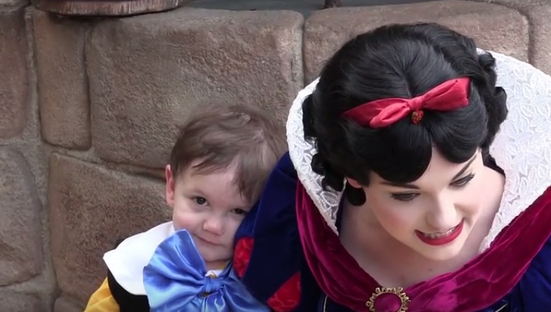 Nino con autismo y blancanieves 2