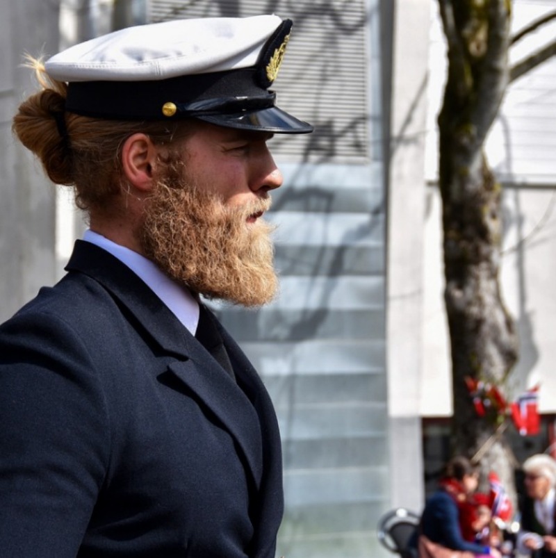 Oficial de la marina 1