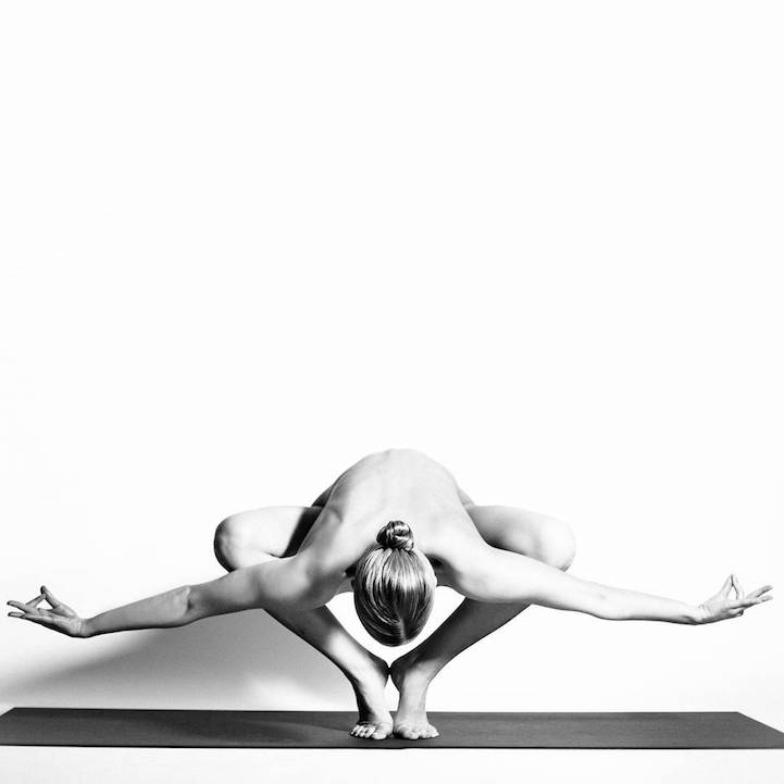 Nude Yoga Girl Foto14