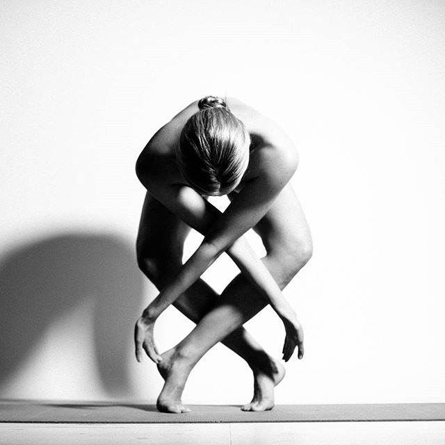 Nude Yoga Girl Foto15